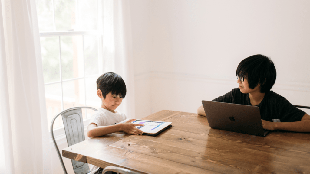 The Rise of E-Learning Pros and Cons for Kids in Modern Education